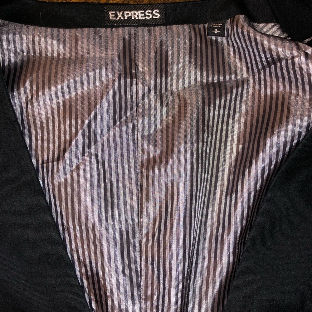 Express Vest - Picture 2 of 4